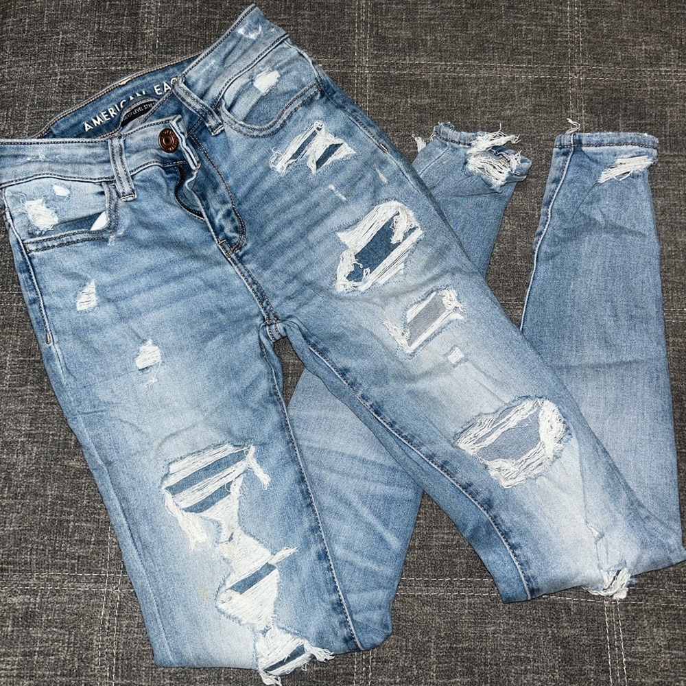 American Eagle Outfitters Women's Light Blue Distressed Jeans